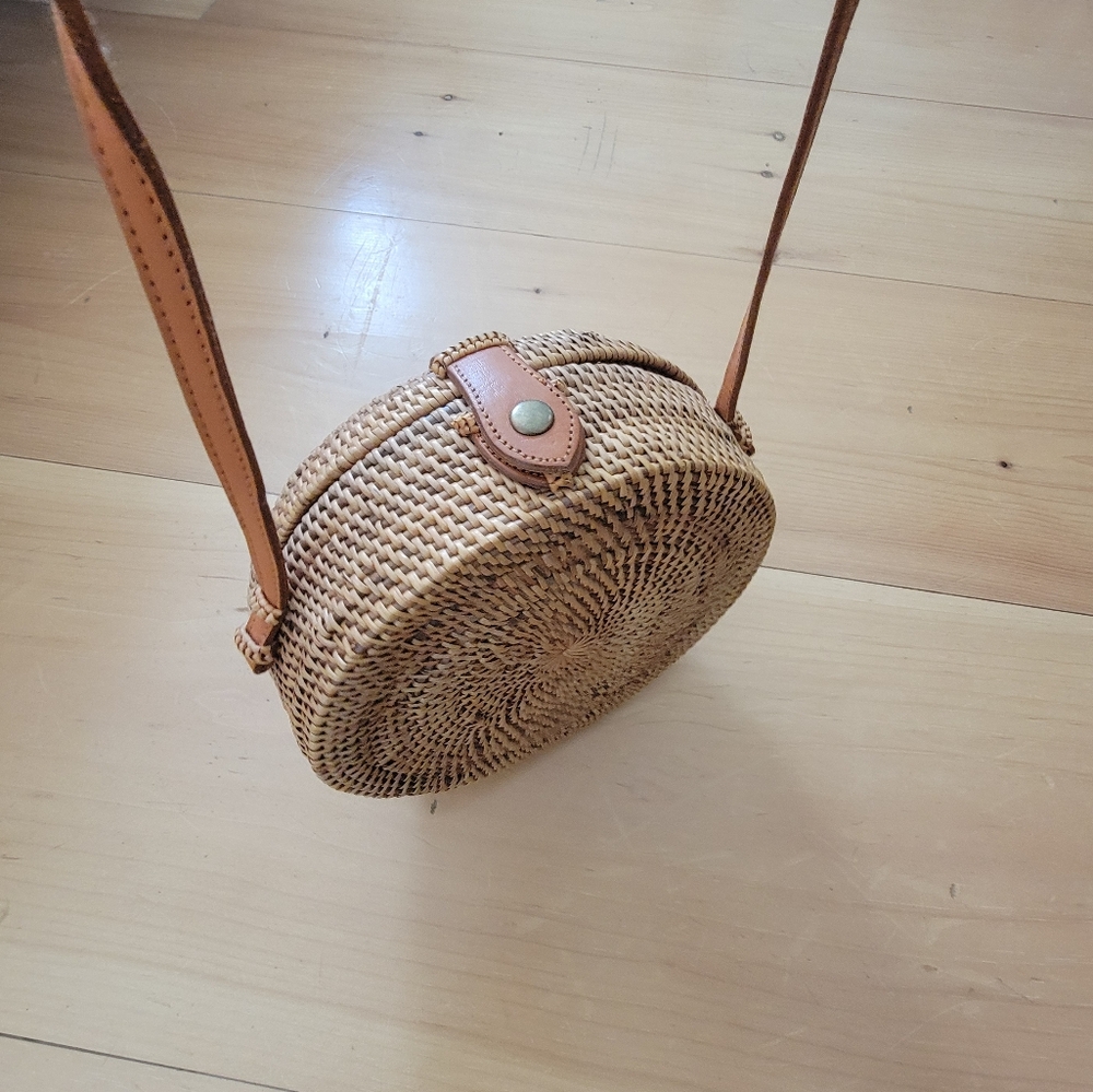 Street Level Circle Straw Rattan Crossbody Purse